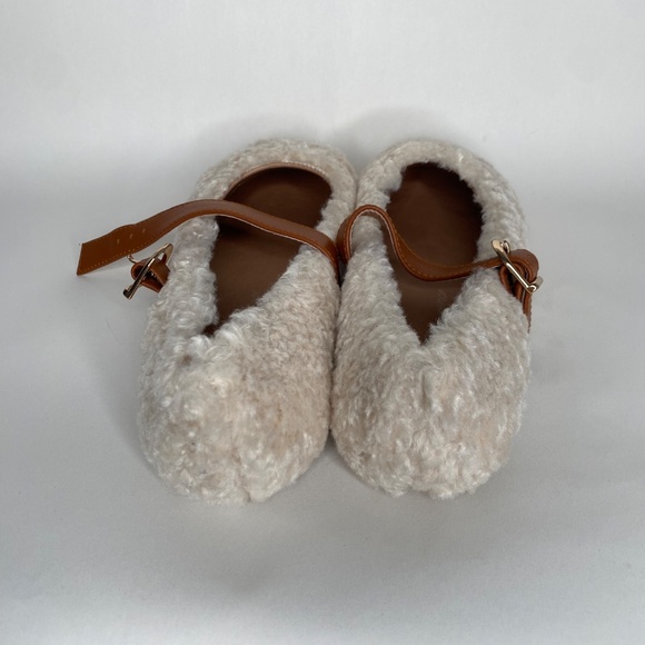 BUFFY MILK/CAMEL GIRL’S SHOES new (no box, no tags) - Picture 4 of 12